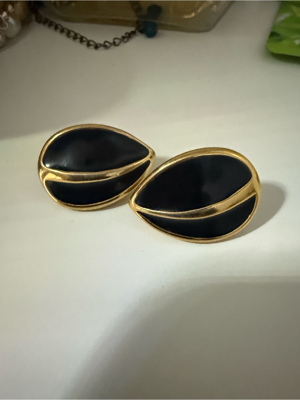 Vintage 1980s Napier Black Gold Tone Signed Earrings